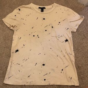 Cream T-shirt With Black Detailing